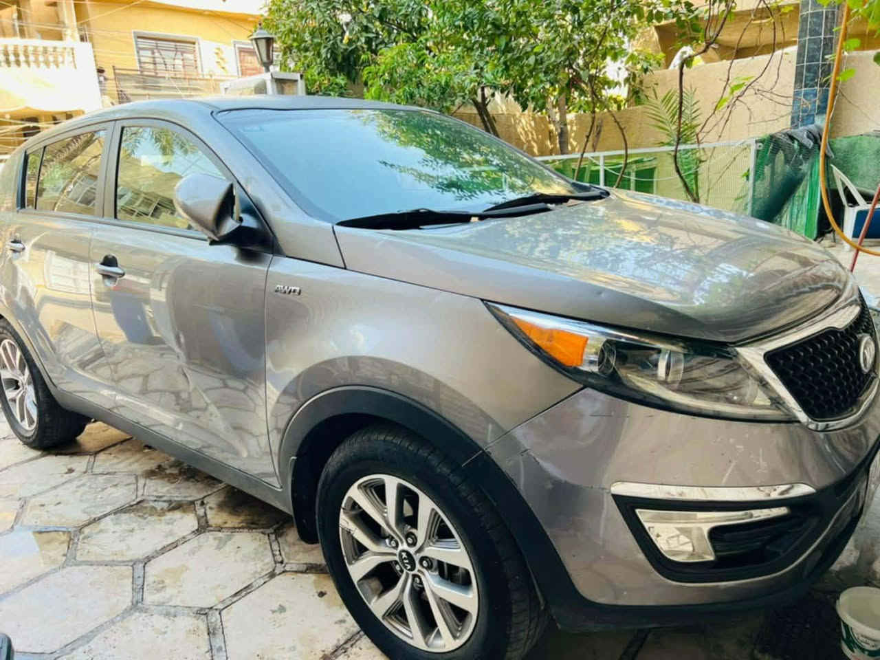 السلام عليكم سبورتج موديل 2016 رقم بغداد انكليزي بسمي فور ويل دفع رباعي مكينه 2400 حادث موضح بلصور بنيد مصبوغ السعر132 السياره خير من الله ***********
