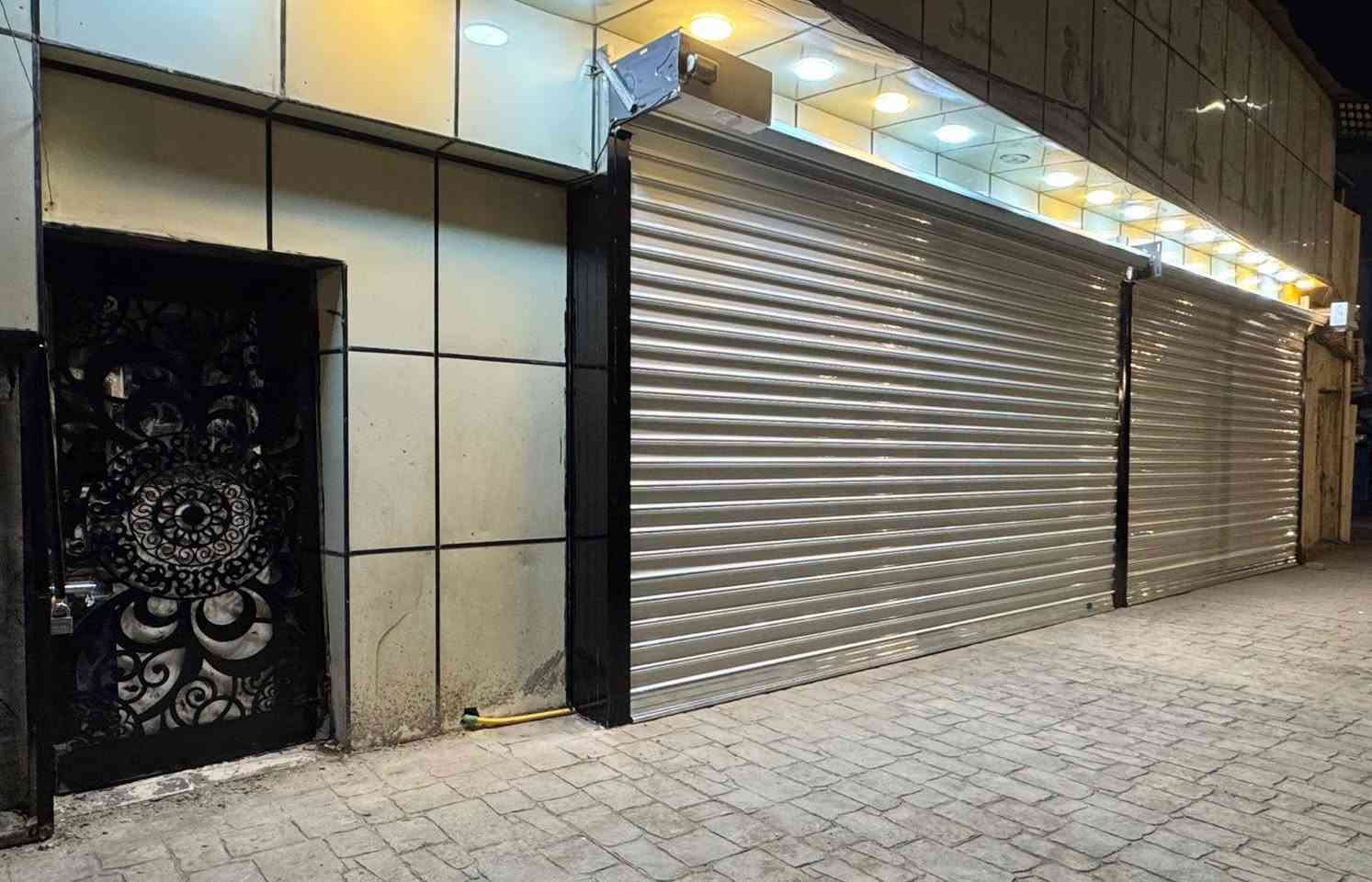 السلام عليكم
يتوفر محل كبير للايجار 
المساحه ٥٠ الواجه ١٢
يرهم قطع للإستفسار 
***********
