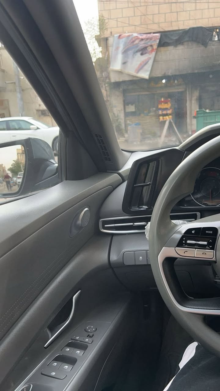 سياره هونداي للبيع موديل 23 فوول مواصفات وارد خليجي فتحه لايوجد فيها اي صبغ او صيانه البيع المستعجل للتفاصيل والمعلومات والسعر التواصل على الرقم ***********

