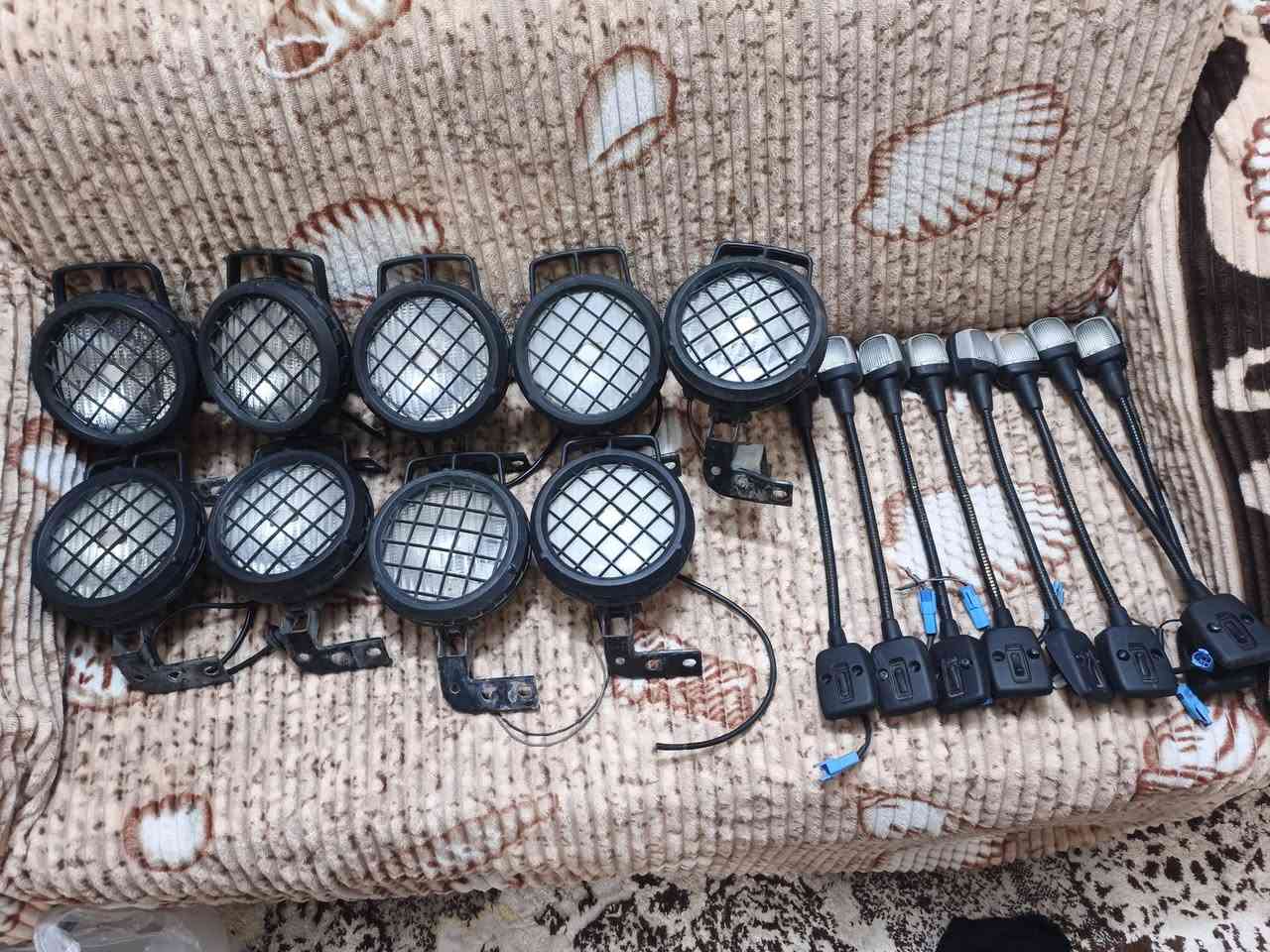 السلام عليكم للبيع 
غراض لمانيه مال كصات
 ***********
