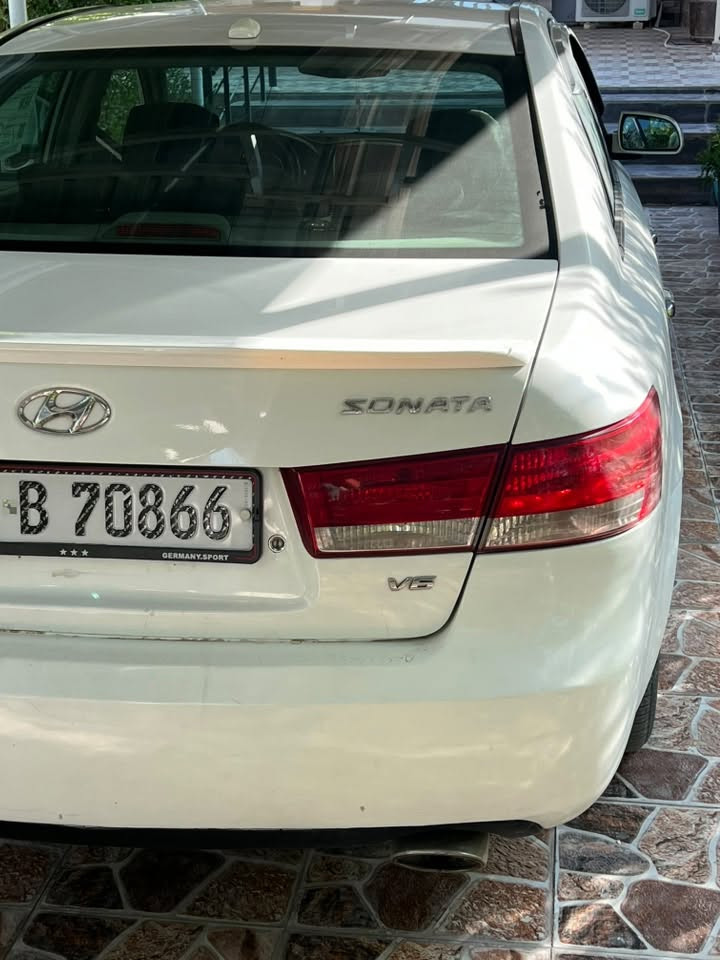 للبيع سوناتا موديل 2008 اللون ابيض رقم بغداد باسمي محرك 6 سلندر 3300 فول مواصفات وارد امريكي داخلة كلين بلعراق بيهة فقط جاملغ امامي السونار مرفق بلمنشور السيارة جاهزة من كل النواحي العنوان ديالى الغالبية السعر105 بيهة مجال بسيط رقم الهاتف ***********
