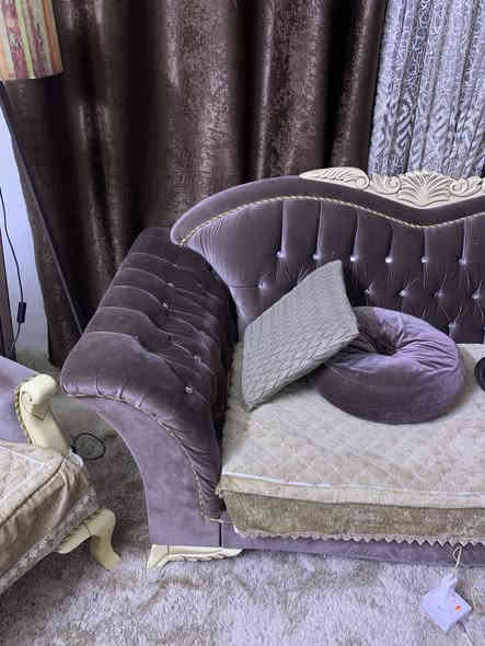 تخم تركي 10 مقاعد السعر 350 بي مجال بسيط بغداد الجديده ***********
