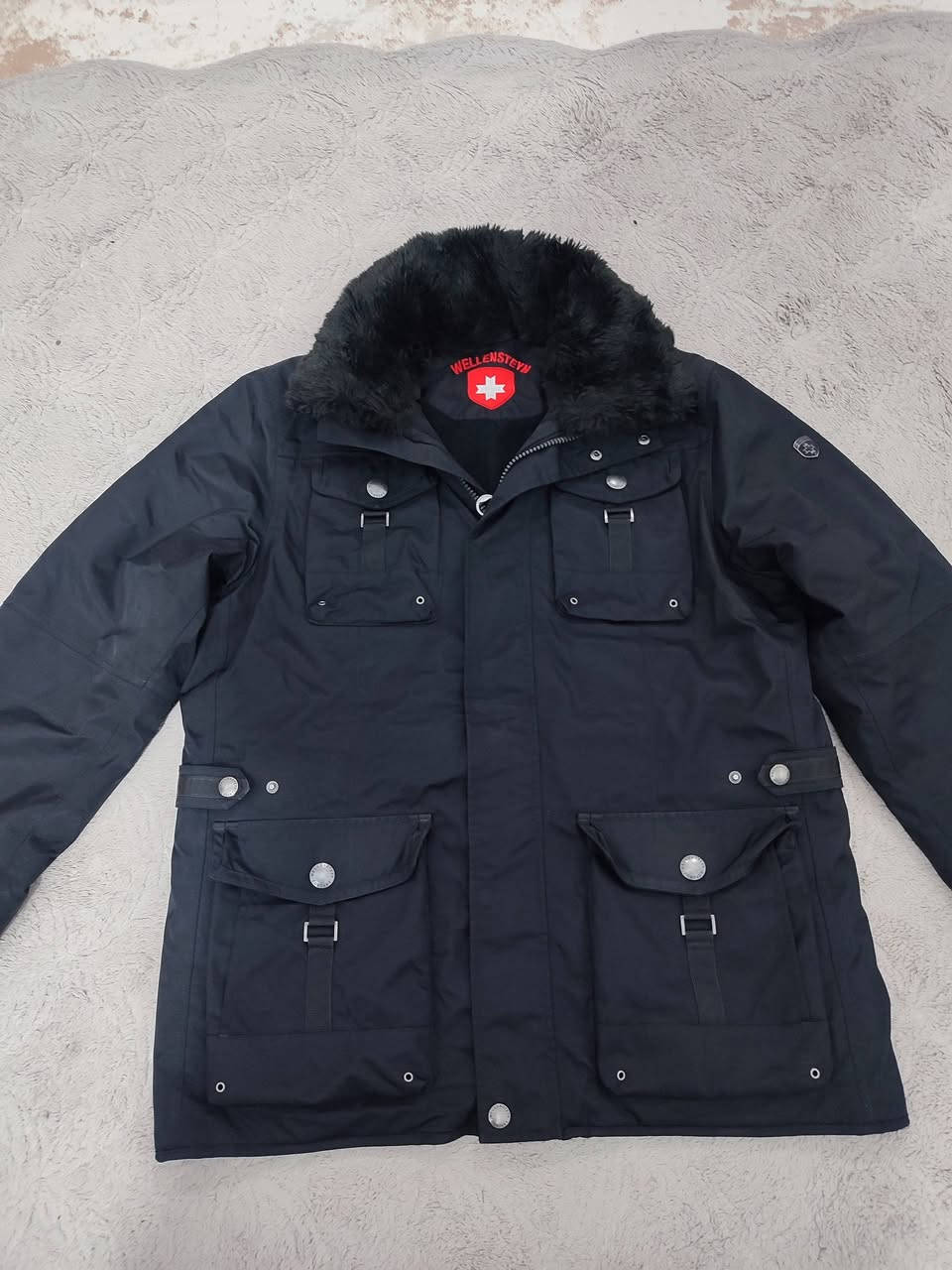 WELLENSTEYN🇨🇭
Size XL
للحجز والاستفسار ***********
