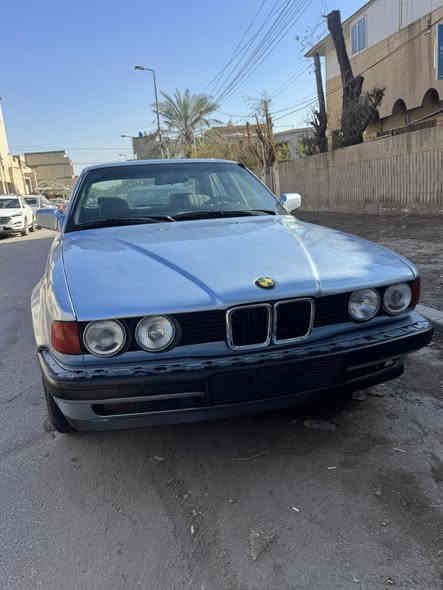 السلام عليكم بي ام دبليو موديل 1990 حجم 735 السياره بدون حادث صبغ جامليه السياره جاهزه تبريد شغال كير ومكينه مكفولات كهربائيته جديده رقم بغداد انكليزي بسمي مشروع وطني السعر 65وبيه مجال مكاني زيونه ***********
