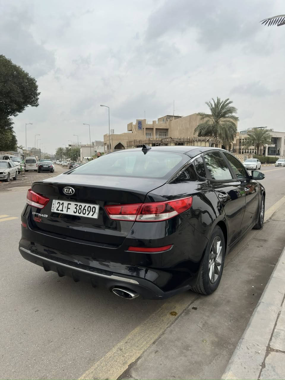 كيا اوبتما 2019 امريكي
⚠️ بدون حادث كلين
سيارة نظيفة وحلوة ومريحة بالاستخدام
محرك 2400 GDI خير من الله 
كير اوتو 6 سرعات 
تبريد ثلج
صرفيتها ممتازه جداً للوقود

مواصفاتها : 
- شاشة كبيرة مدعومة بـ  Car Play - Android Auto 
- نظام انارة زنون ( مكلفني 150 دولار وضمانه سنه ) 
- كامرة خلفية دوارة
- حساسات امامي خلفي 
- مانع تزحلق
- نظام قيادة ذاتية 
- مانع اصطدام 
- تحكم ستيرن جهتين 
وبعد بيها مواصفات خير من الله 

بيها شخوط بسيطة بالدعامية الامامية وفايبر ، واثر طخه بسيط جداً بالجاملغ

رقم سليمانية ، تريد تحويل او كالة شنو الي يعجبك اني جاهز
سعرها 138 وبيها مجال حگ الجية

متواجد كاظمية - حرية - منصور
رقم تلفون ***********
