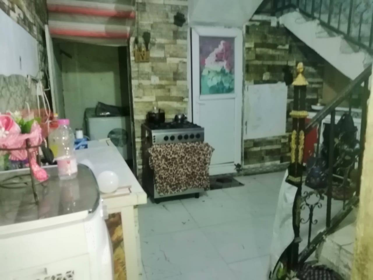 السلام عليكم بيت زراعي ٥٠ متر للبيع العنوان ابو دشير قرب مستوصف التحدي يم اسواق السيد الفرع مال اسواق البيت موجر وينفع استثمار سعر ٢٨ بي مجال   للتوضيح فقط نقد ميرهم أقساط  للشراي الاتصال ***********

