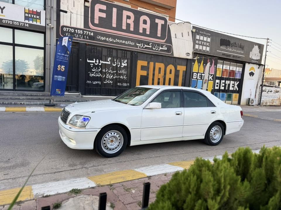 سڵاو لە هەموو لایەک مەلیکە بڕاوە خوار هەموو  بازار مواسەفات سەلاجە ،پەردە چوار دوگمە چوار کوشن کارەبای دواو پێش کریستاڵ پێ چاڵ و چۆڵ گێرو مەکینە بە شەرت بیڤۆڕ برێکی بەستراوە بێ تەقەو رەقەیە
سعر / ۳٥ گەڵاو مەعامەلە
شوێن / چەمچەماڵ
ژ.م/***********
