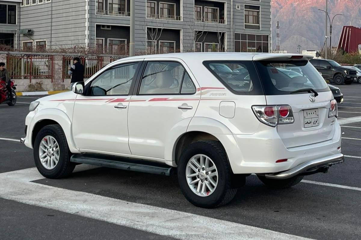 تۆیۆتا فۆرچەنەر 2013 دەبڵ ئەکسل 
214 هەزار کیلۆمەتر رۆشتوە  
سەیارەکە زۆۆر جوانو خاوێنە 
هیچ شوختو لیدرانێکی نیە 
سەیارەکە زۆۆر لۆکە 
 رەقەم هەلەبجەیە 
سەناوی تازەیە تایەی تازەیە 

سـعـر : لە کۆمێنت داوابکە ڕاستەوخۆ بۆت دێت 📥 

گێر و مەکیەنەی بەشەرت 
هیچ کێشەیەکی تێدا نییە 

ژمارەی خاوەنەکەی 
***********
***********
