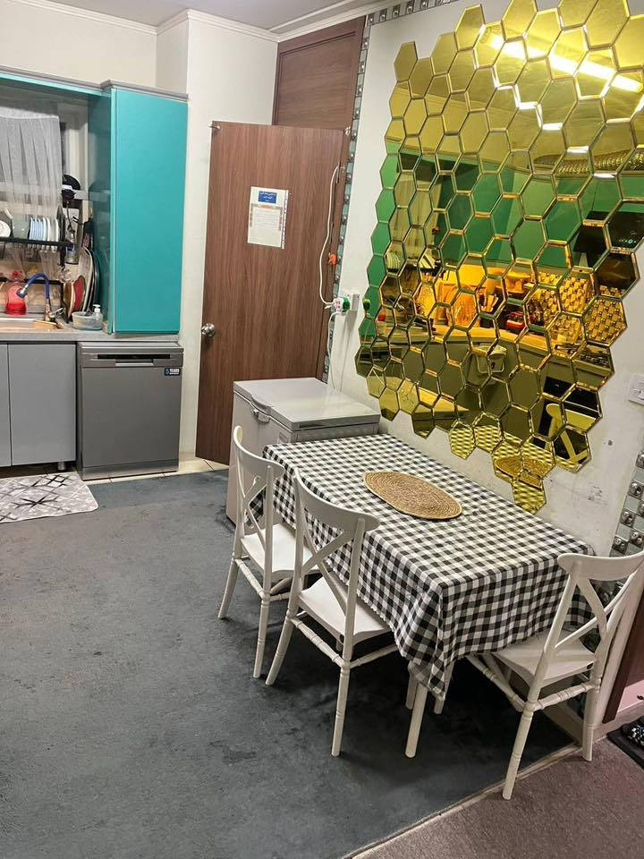 للبيع/مساحة 120م نمط شرقي A905
مؤثثه فول اثاث وراقي مودرن
ديكورات وورق جدران ونضيفه
جدا  واصل 44،500،000 مليون 
مطلوبه 15 شهر مصفره كل الخدمات
تسدد المطلوبتهن الشقه وتتحول
مباشرتاً باسمك 
سعر البيع 95 مليون قفللللللللللل

للاستفسار اكثر اتصال او واتساب
***********
