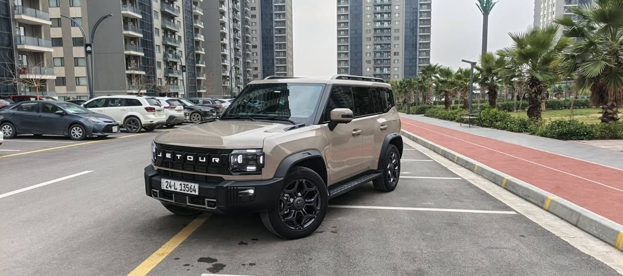 جيتور t2
موديل ٢٠٢٥ 
اللون صحراوي مرغوب
بدون دعم و صبغ 
مواصفاتها معروفة ميحتاج نذكرها كلها
ضمان شركة هارلم
ماشية ٤٣ ألف 
سعرها ٢٦٥ ومجال
مكانها دهوك 
م : ***********
