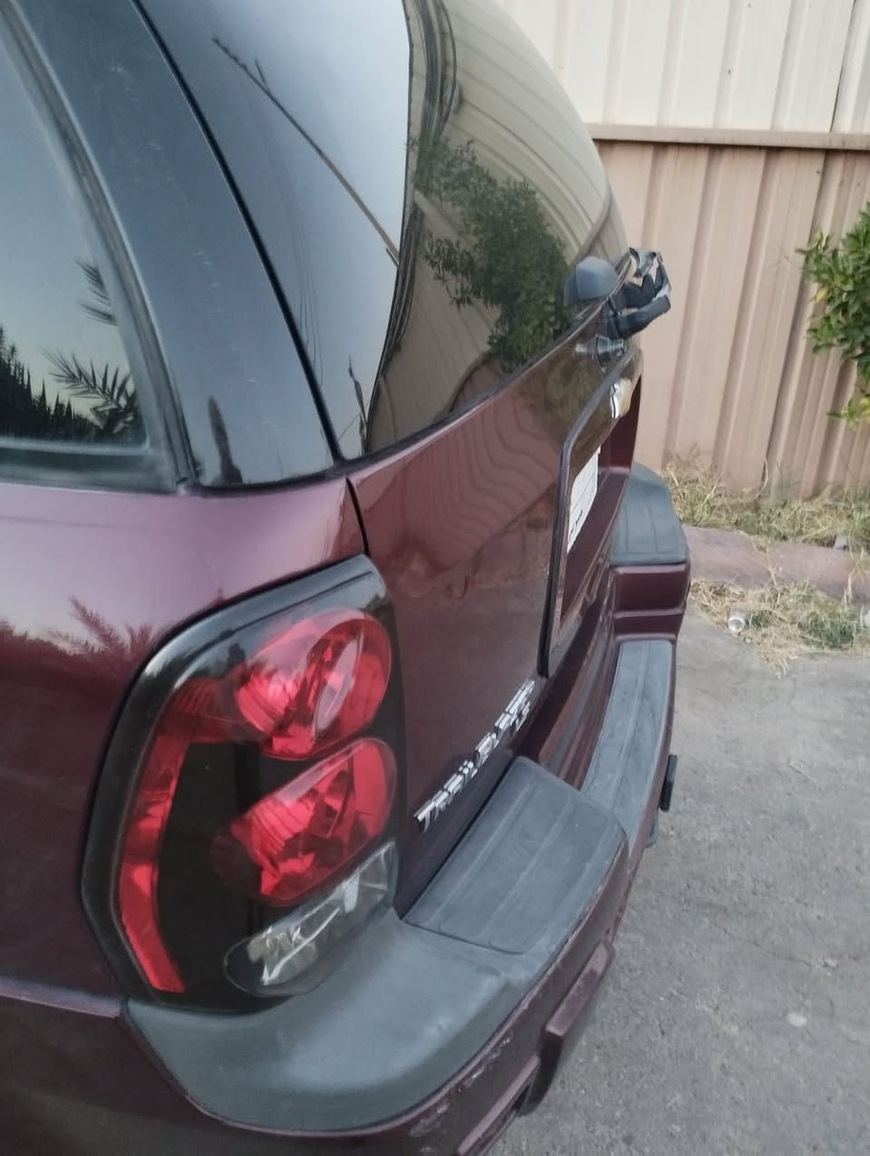 شيفرليت بلايزرموديل 2007  السياره كفاله مكينه و كير  تبريد شغال  تحويل تريد او وكاله تريد السعر 85 وبيها محال والشراي يتصل على الرقم *********** وبالخدمه السيارة مكانها بغداد
