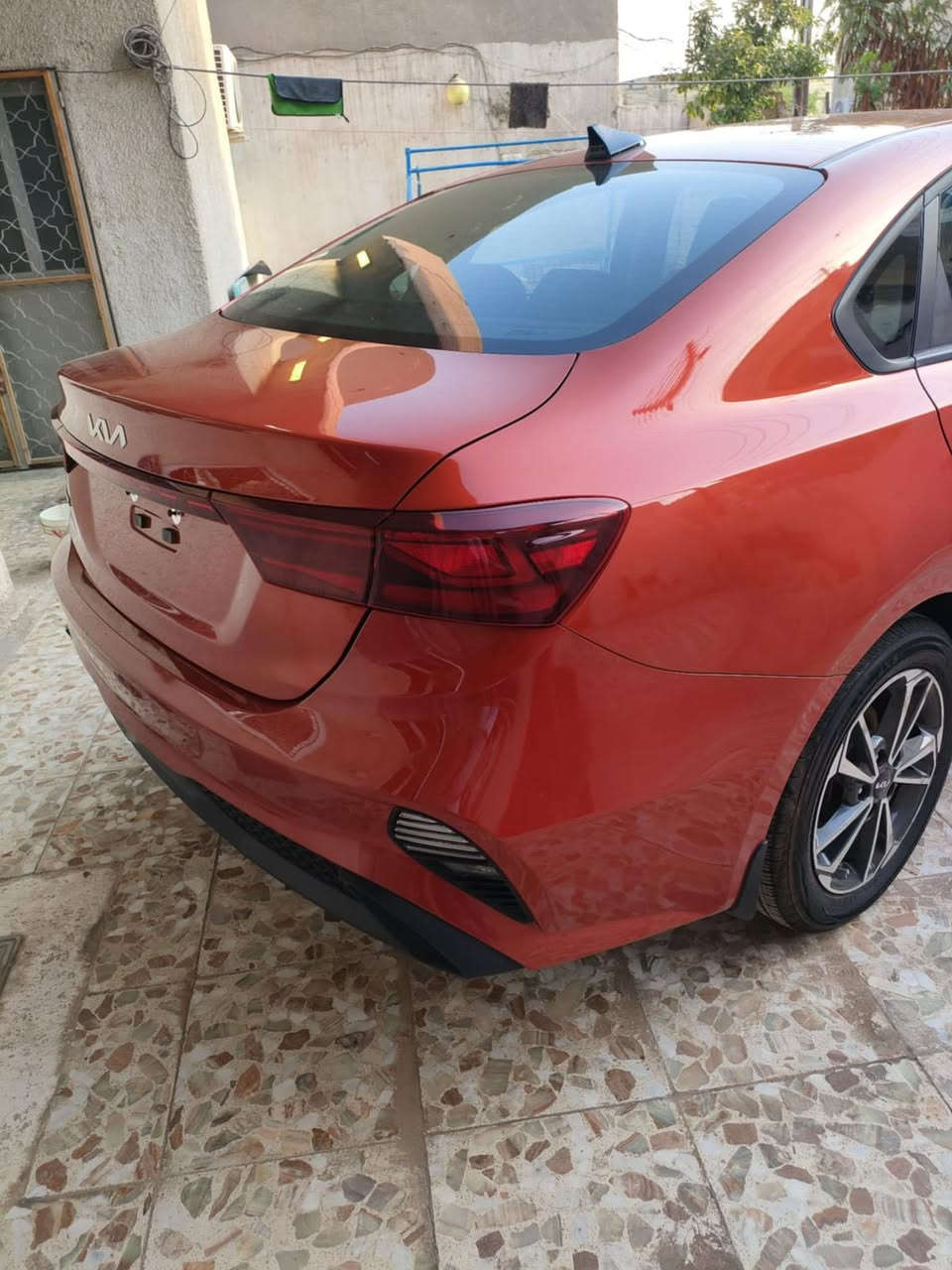 السلام عليكم
كيا فورتي موديل 2023 
ماشيه 30 
صور الحادثه مرفقه بلمنشور 
صبغ جاملغ وباب. 
بدون ايرباك
الون مميز مشمشي 
السياره بدون لوحات 
العنوان بغداد حي الخضراء 
السعر 150
***********

