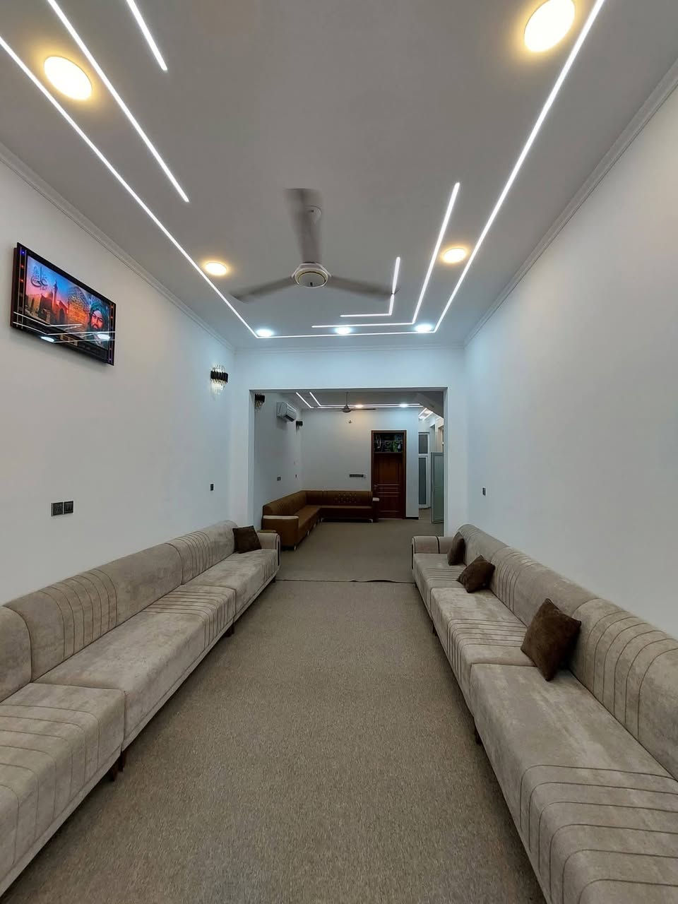 دار للبيع 130 متر حي ميسان قطاع 14 طابو صرف
بناء جديد  2025 درجة إولى مسلح كونكريت طابقين
رابع بيت عن الشارع العام 
الطابق الأول / غرفة وصالة وأستقبال ومطبخ حار وبارد وطارمة ومنور
الطابق الثاني / غرفتين وصالة وصحيات

#ملاحظة يباع مع الأثاث
للأستفسار *********** واتساب أيضاً موجود
