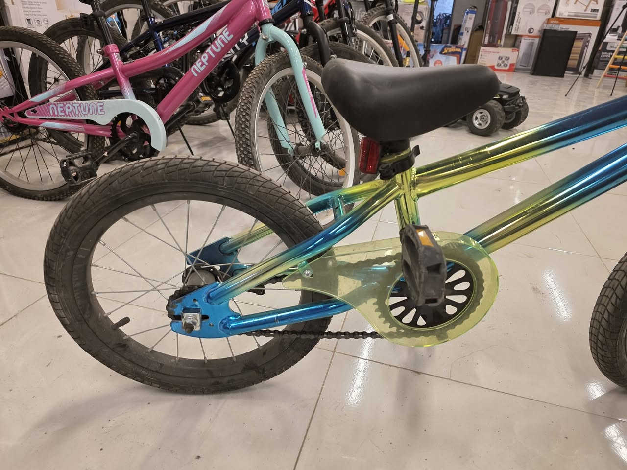 صار كلشي تحتاج البيتك عدنا موجود وكله من استراليا
غراض مطابخ ، اجهزة كهربائية ، منزلية ، دراجات وسكوتر اطفال ، تيبل لامب ارضي ومنضدي ، مكائن قص الثيل وغيرها 
العنوان
بغداد او غريب الشيحة بعد جسر الغزاليه ب 10 دقائق. الدخول على مدخل منطقة الشيحة بعد السيطرة ، الشارع الرئيسي بالقرب من المخازن  *امزون استرالي للتجارة الحديثة* 
بغللطلب والمعلومات الاتصال على الرقم ***********
