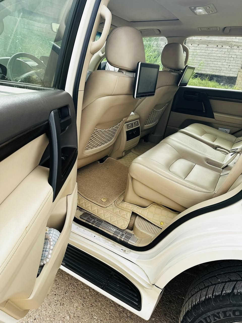 لاندكروزر 19 رقم بغداد بسمي فول مواصفات محرك8 4600 بيه باب الخلفي تبدل نفس الون سعر السيارة 490 بيه شويه مجال المكان ديالي الخالص شارع العام بغداد كركوك***********

