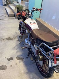 سيفان 24 لبيع او مروس ب موديل 25 ونطي فرق الدراجه نضيفه فقط إلا اشاير ...