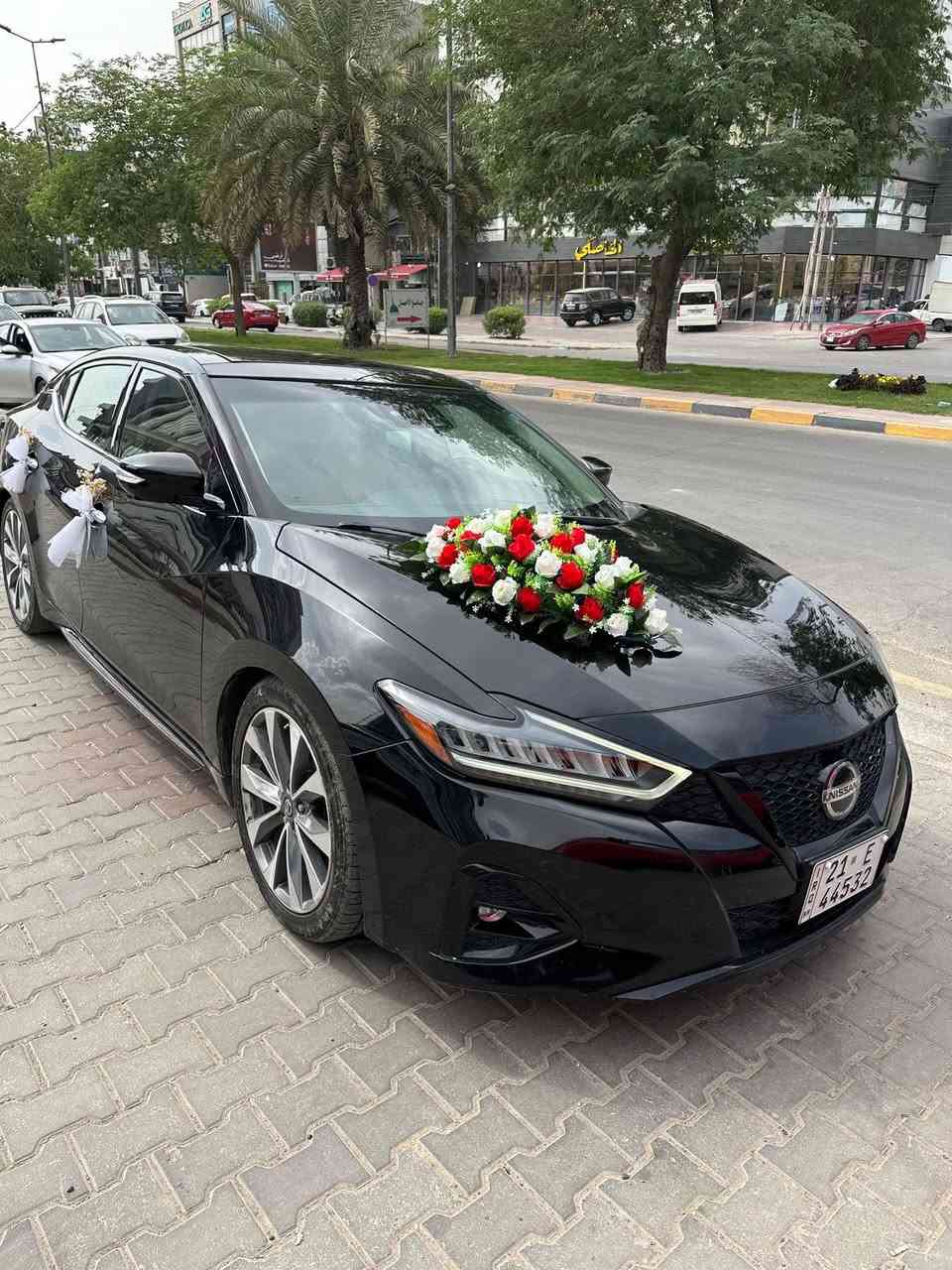 نيسان مكسيما ٢٠٢٢
داخل احمر فئة بلاتينوم. 
اعلى مواصفات بالنيسان 
سيارة لات زنون عدسة 
فتحة سقف كامرات ٣٦٠ درجة 
تنبيه مسار حساسات 
 محرك ٦ سلتندر 
مثبت سرعة ابل كار بلي واندروريد. 
تدفئة وتبريد كشنات
***********
