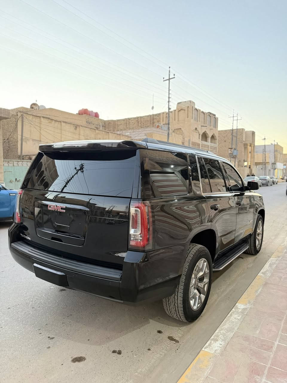 للــبيع دخول جديـد GMC
2018 GMC YOUKN SLT 1/1 فول مواصفات 
شاشة كاربلي 
#حادث_دعامية امامية وبية كلير جاملغ خلفي بدون ضربة 
كشنات تدفئة تبريد 
كشنات خرن ڪهربائي منفصل 
رادار مري نقطة عمياء 
ستيرن كهرباء خزن 
بصمة دخول ذكي تشغيل عن بعد
انضمة قيادة متعددة 
فتحة سقف 
شاشة عرض وسط
تخم تاير جديد ويل 20 
محرك 5.3 
مواصفات slt
رقم بغداد سيارة مداور ثاني يوم 🛡️
مكان ذي قار سوق الشيوخ - ***********هـً
***********
