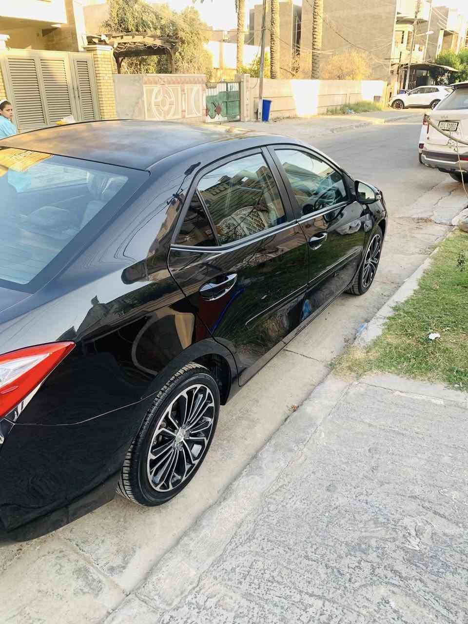 السلام عليكم
كورلا 2015 لون اسود وارد امريكي
حادثه فقط بنيد دون اي دواخل مثل ما موضح بصور الحادث 
مبدل بنيد فقط 
رقم بغداد باسمي
السياره بيه جراد خفيف  بالقماره والبنيد 
السياره فئه ال (S)
نص فول
تحكمات سيتيرن 
 نظام سبورت وايكو
 اشاير بالمري
تبريد ثلج 
شاشه 
كامره 
4 ويل
السياره مرتبه وحلوه 
ماشيه 157 ميل
كير محرك كفاله عامه
تخم تاير قبل 3 اشهر شديتهم

السعر …/123 ورقه 

مكان السياره بغداد العامريه 
 
***********
