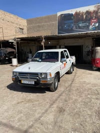 بيك تيوته موديل ١٩٩٥ رقم بغداد سياره السعر ٦٠ وبيه مجال بصيط حك الجيه ...