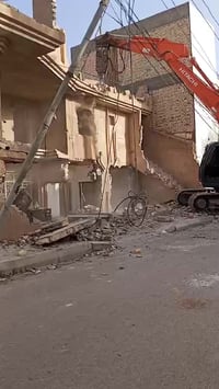 هدم • رفع انقاض • كربلاء