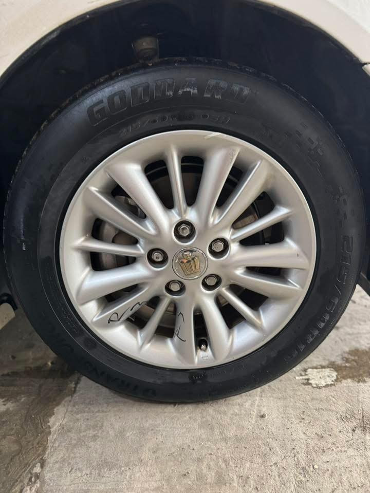 89 هەزار ڕۆشتوە 
سپی ناو زەرد
٢ دوگمە 
لایت ناوچەی کوێر
تایە و ویل لۆک
ڕۆن و هایدرۆلیک گۆڕاوە 
ئاوێنە ئیشارەت
گێڕ و مەکینە بە شەرت
بێ مەسرەف
کامل سێرڤس کراوە
پۆڵیش و حەمام کراوە
دوکەڵی نیە
ماڵی دۆسە 

ناونیشان سەید سادق 
*********** — ***********
نرخی ٧١ گەڵا و معامەلە
