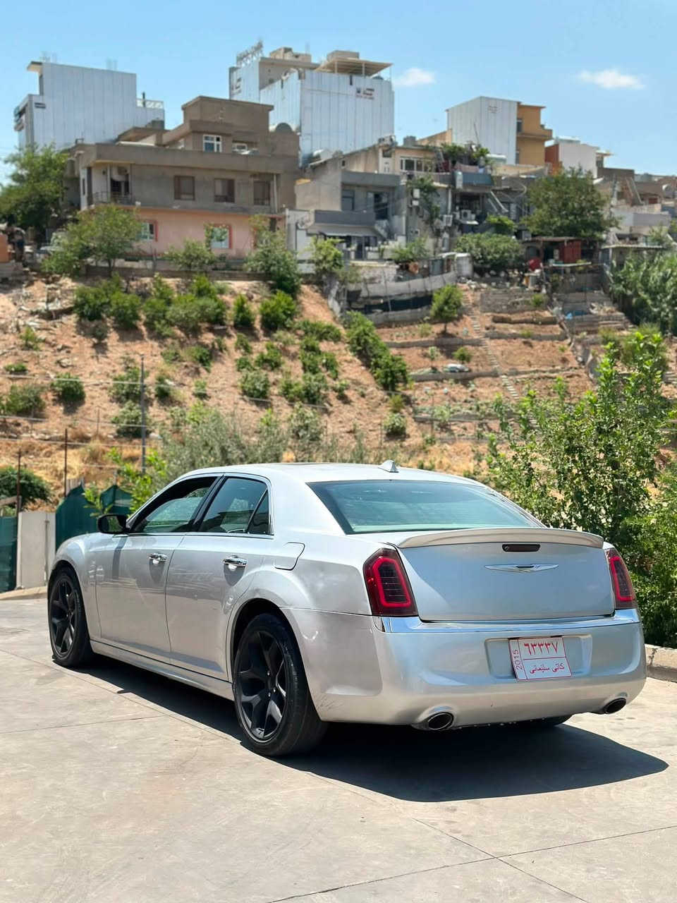 chrysler 300s
ئۆباما مواسەفات (s)
مۆدێل(٢٠١٤)
سەیارەکە بڕاوەیە
لایت (عەدەسە+لید)
شاشە گەورە
گێڕ ماوس
سەقف پانۆراما
سەیارەکە گێڕو مەکینەی بە شەرت
نرخ(٦٣)گەڵاو مەعامەلەیەکی کەم
بۆ زانیاری زیاتر پەیوەندی بکە بە (***********)
