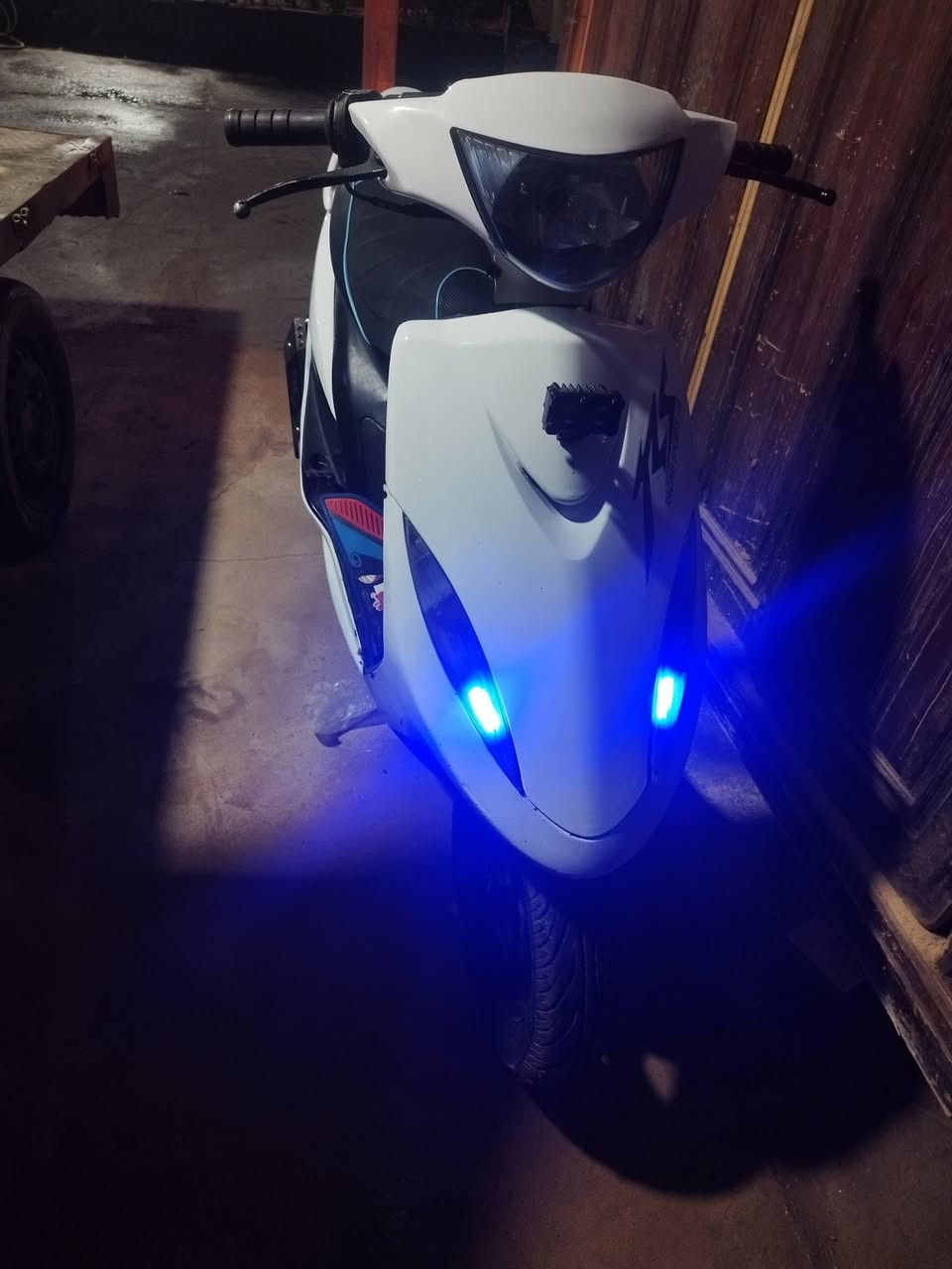 سلام عليكم دراجه ماكس عدله نضيفه شوف لعين كهربائيات كلها شغاله سلف هندر مكينه مجفته حلوه مكيتنها تروح بيها وين ماجان السعر 700 وبيها مجال بصيط حك جيه مكاني بصره الجزيره وهاذه رقمي *********** بي واتساب
