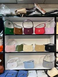 وصلت تشكيلتنا الجديدة من الجنط ✨ ستايل راقي وجودة حلوة تناسب كل يوم 💼 ...