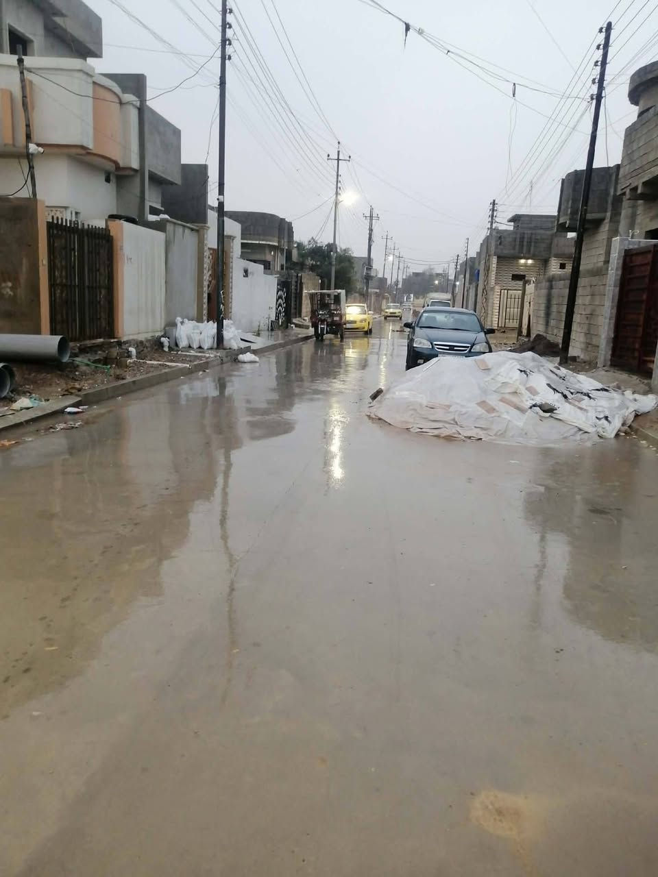 دار للبيع موصل حي الانتصار خلف شارع 30 المساحه 110متر غرفتي نوم وهول ستقبال مطبخ  سند طابو شرط التحويل او قرار تمليك السعر 68 وبي مجال مكتب ابو عدنان شارع 60 مقابل مول سنتر الانتصار مباشر رقم الهاتف *********** رقم الهاتف ***********
