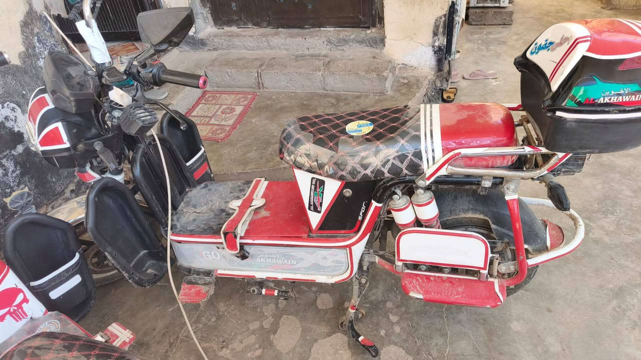 حبايب قلبي هيوشه موديل 25نضيفه بطاريات  بس واحد هابط            السعر 500وبيه مجال قليل ***********هاذ رقمي
