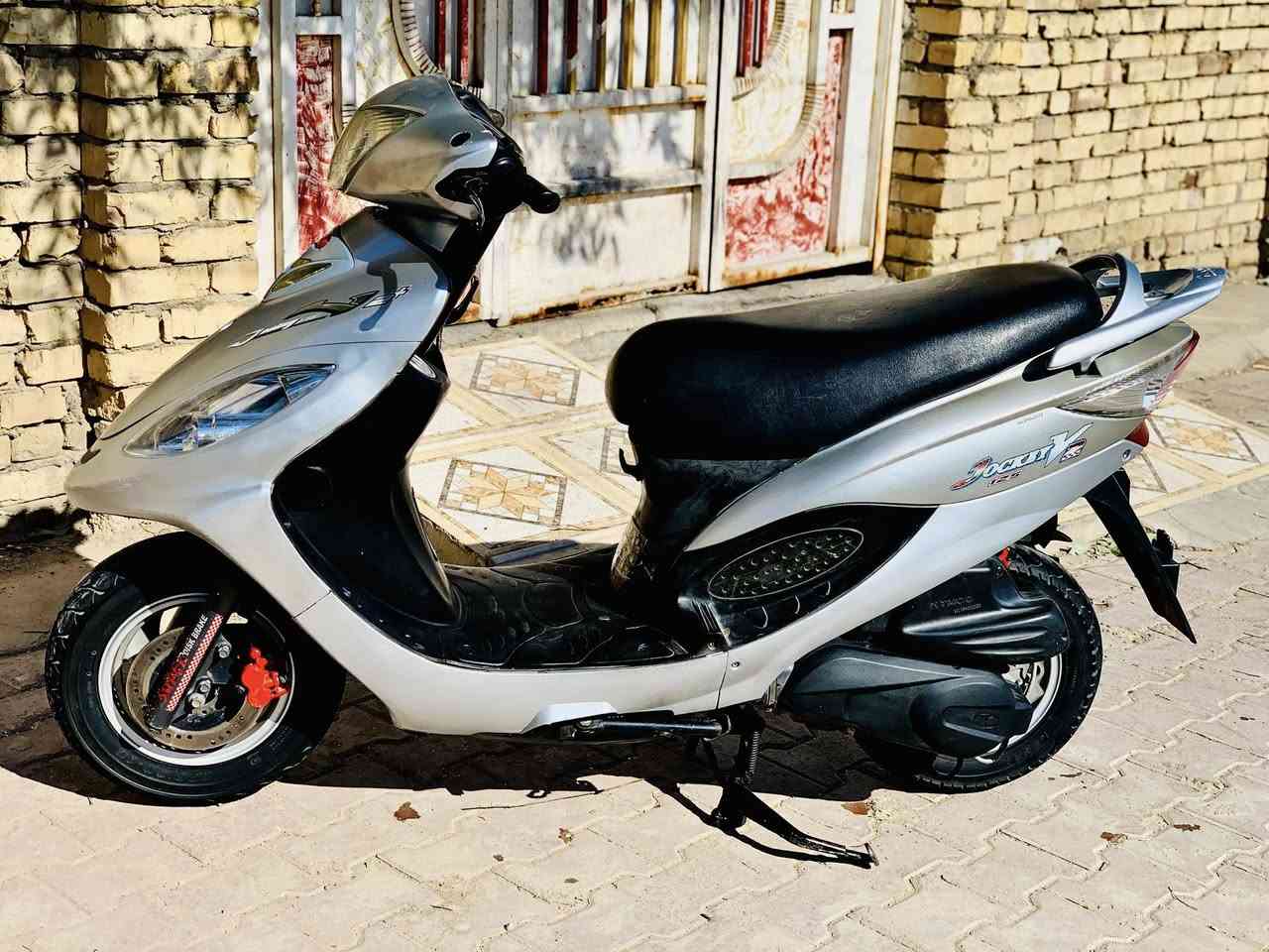 السلام عليكم بس شراي يتصل
للبيع دراجة نارية نوع كامكو 125cc  V2 

الحالة: ممتازة ونظيفة ✅ 
المحرك 125 سي سي شغال 100% ☑️
المكان المجر الكبير 
السعر:  (900 الف) قابل للتفاوض 
للاستفسار الاتصال أو مراسلة خاص 📞***********
