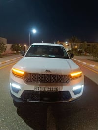 السعر جدا مناسب  جيب كراند شيروكي 2023 لمتيد  ماشية 47 الف  كفالة من  ...