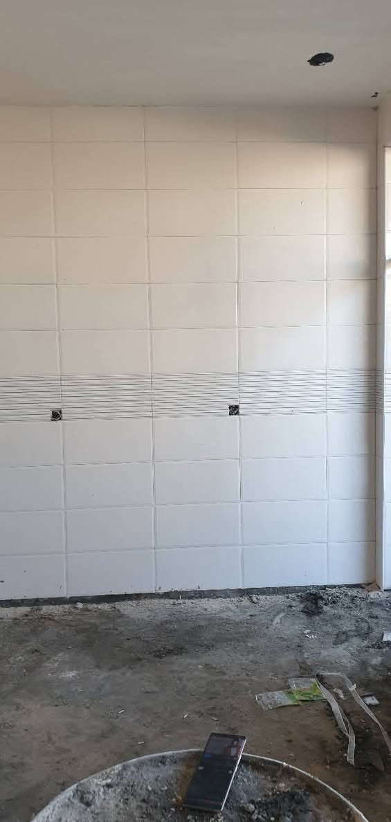 خلفة لتطبيك جميع اعمال السيراميك والبورسلين جدران ارضيات دراج متفرغ حاليا***********
