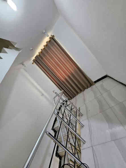 ‏اللهم صل على محمد وال محمد

بيت مساحة 83 متر اقرار محكمه  
العنوان حي الذهب خلف طاقة حي الحسين قرب سوق الصيادين
 يتكون من طابقين 
الاول  براني وصاله ومطبخ وصحيات 
الطابق الثاني غرفتين مع صحيات 
كونكريت مسلح للطابقين 

رقم المكتب 

***********
