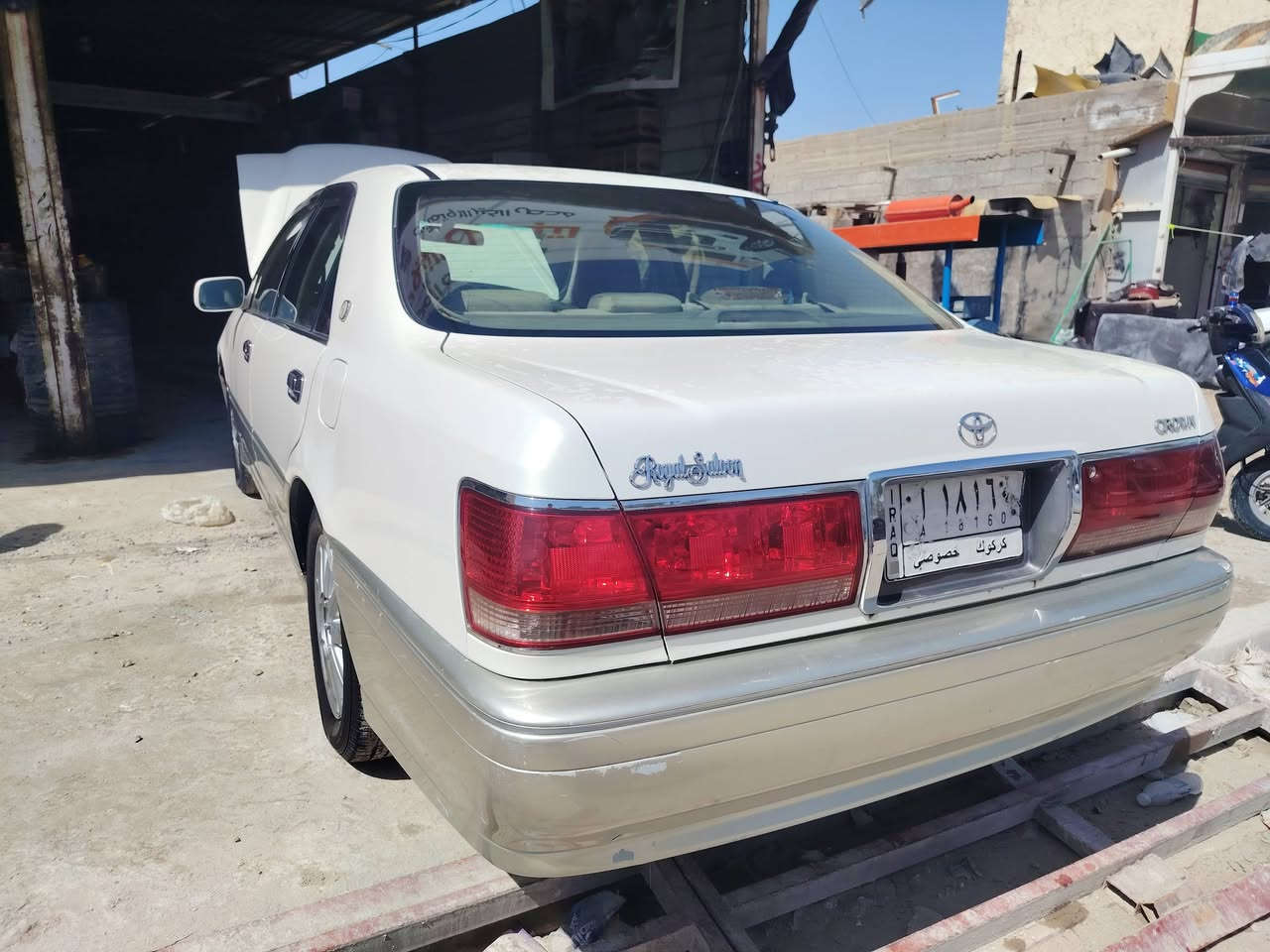 سلام عليكم تيوتا كراون ملكه 2002مدفوع گمرك باقي بس ع رقم سياره شاصي 75مكينه ديفور الجبير مكان السياره نجف *********** السعر 95وبيها مجال
