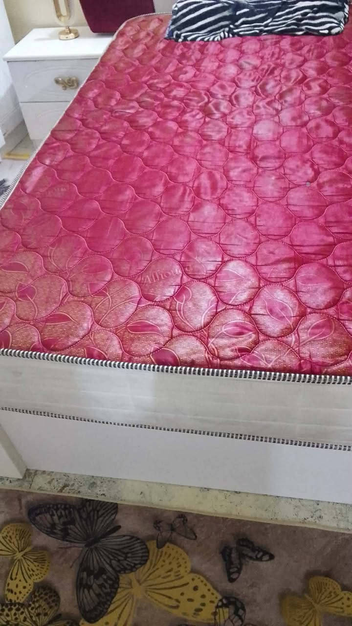 دوشك جربايه للبيع ضغط عالي سعر ٦٠ بي مجال
تخم ٦ قنفات مع الفراش كامله سعر ١٥٠ بي مجال 
عنوان فلوجه حي الأندلس 
رقم الهاتف لشراي ‏‪***********‬‏
‏‪***********‬‏ او اثير
