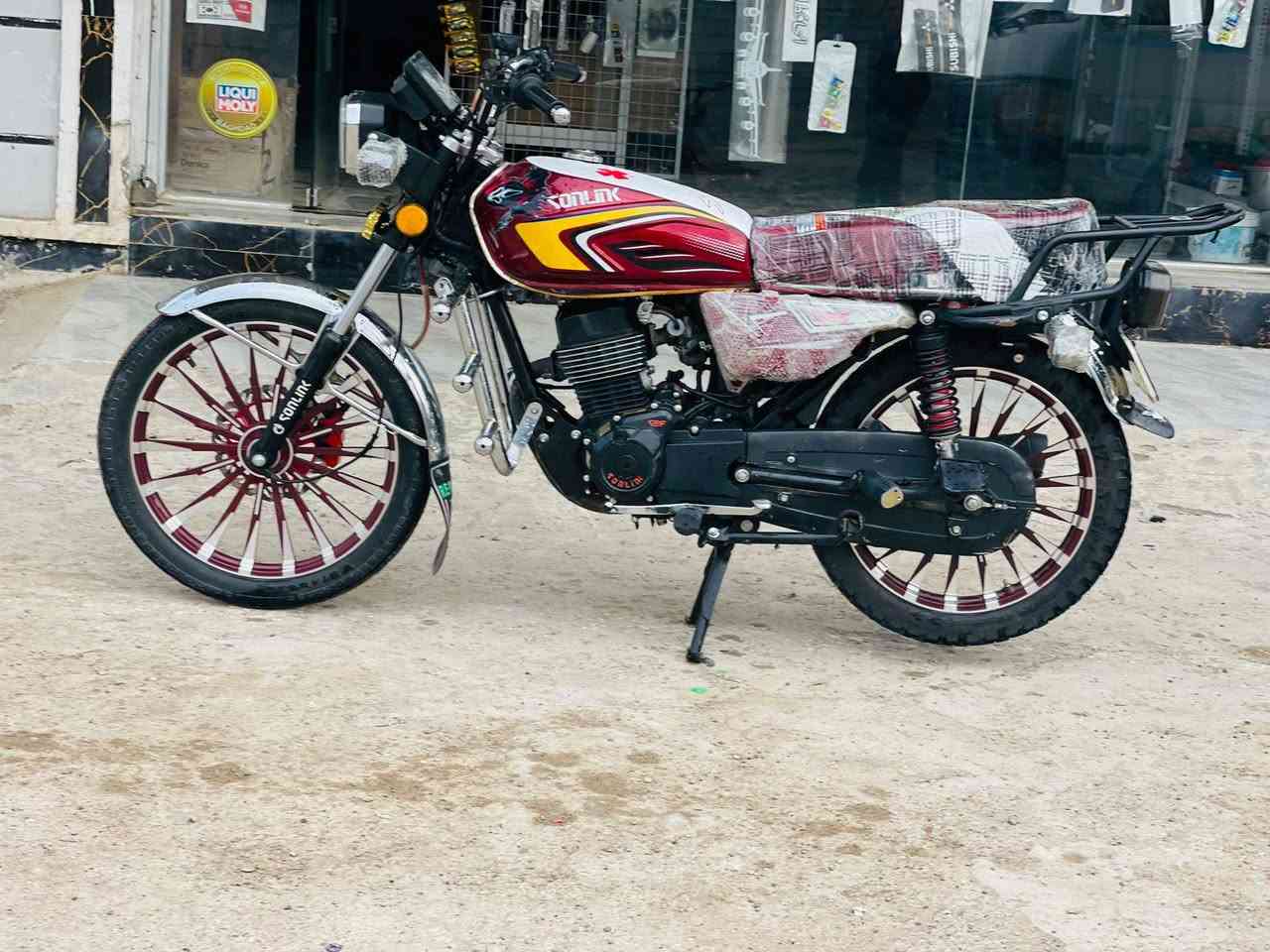 دراجة سيفان للبيع 2025  محرك دايوان مابي نقص برغي ماطور خير من الله مكان على طريق  دلي عباس صراجق للاستفسار اتصل على رقم ***********
