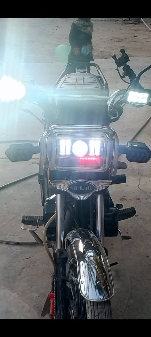 سلام عليكم
ايراني  للبيع 2024 شكل 25 باب اول وزن ثقيل نضافته 99٪  

650الف 
***********
