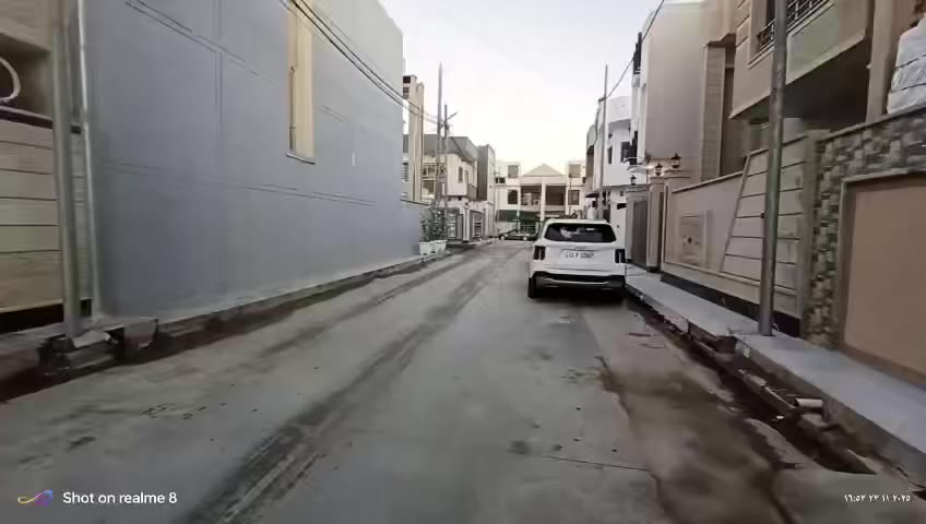 #عروض_مكتب_ضفاف_النيل

دار للبيع حي الملائين الاولى قرب  جامع الصواف مساحه 122 م وجها6.5طابقين الطابق الاول غرفه نوم + هول + استقبال + مطبخ ومناور عدد 2 الطابق الثاني 3 غرف نوم + هول + صحيات + بيتونه

للأستفسار اكثر اتصل على الارقام التاليه او عنوان المكتب 
حي ملائين الاولى قرب معهد الحياه 
***********
***********
