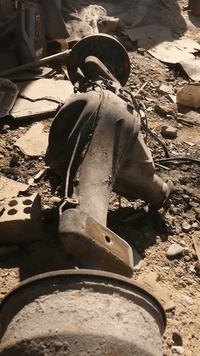 السلام عليكم
اكسل سيارة كيه حمل دبل قماره موديل ٢٠٠٨ شغال على فحص للاتصال *********** يوجد لدي واتساب
