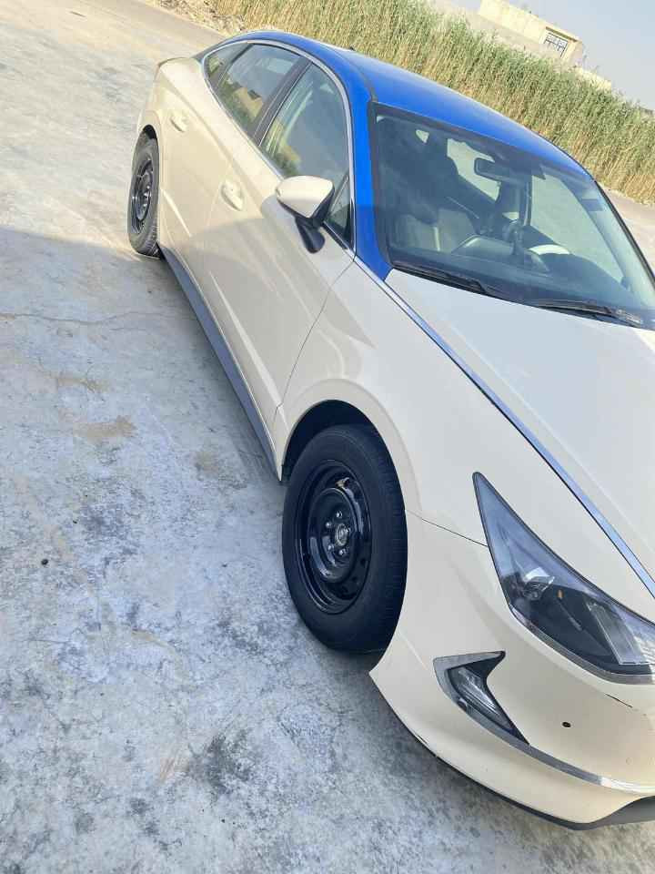 السلام عليكم سوناته ٢٠٢٣ اصل  تكسي دبي للبيع 
بيهه طخطخات بسيطه كلش 
السياره حداديه  صدر خير من الله 
المكينه بيهه خشونه بس صافيه ما تخربط
المواصفات معروفه فول ما عده الفتحه 
السياره يرادلهه ترتيب بسيط 
ماشيه ٣٨٠ الف  حقيقي 
للاستفسار اكثر : ***********
حلال  ابو شهم 
عنوان السياره بسمايه بغداد, العراق
