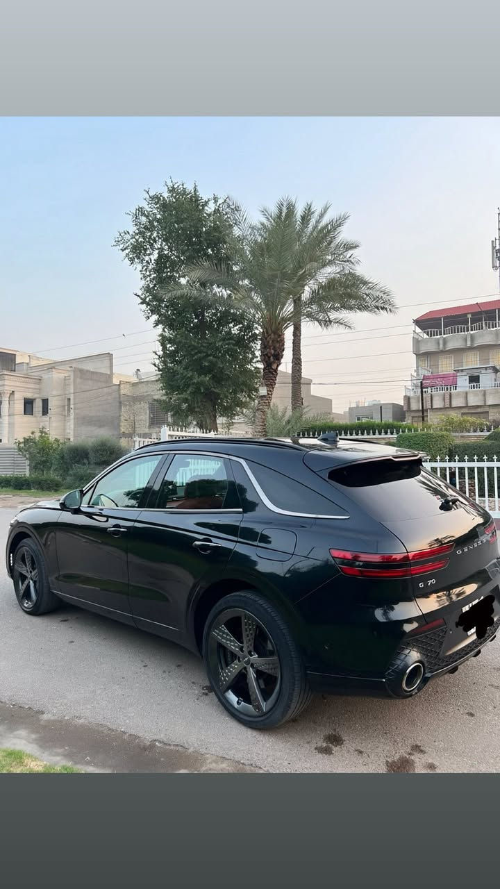 Gv70 ‏ 2023 Prestige
2023
فخامة كورية 🇰🇷 + أداء رياضي ⚡ + كل التقنيات الحديثة ✨

المواصفات الرئيسية:
✅ بانوراما + شاشة 14.5 إنش مع CarPlay & Android Auto
✅ كاميرات محيطية 360°
✅ مقاعد جلد كهربائية حمراء مع تبريد، تسخين، ومساج + وضعية الطيارة
✅ السيارة تتحرك للأمام والخلف بالريموت بالكامل
✅ شحن لاسلكي
✅ محرك3500 تون تربو  – 400hp+ دفع رباعي 4WD
✅ 5 أنظمة قيادة متعددة
✅ إنارة داخلية متغيرة الألوان + LED
✅ صندوق كهرباء + منافذ كهرباء متعددة
✅ هوك خلفي
✅ نظام ترحيب عند فتح السيارة
✅ نظام صوتي Lexicon 15 سماعة + Quantum Logic

السلامة والمساعدة:
• وسائد هوائية 
• مساعد تتبع المسار، النقطة العمياء، تفادي الاصطدام الأمامي والخلفي
• مساعد صعود التلال، تثبيت سرعة ذكي، كاميرا محيطة

📍 المكان: بغداد
📏 عداد المسافة:26
💰 السعر:30 الف دولار
📞 واتساب:*********** 
ملاحطه:حادث سياره بنيد +جاملغ مبدل نفس لون جاملغ خلفي صبغ
