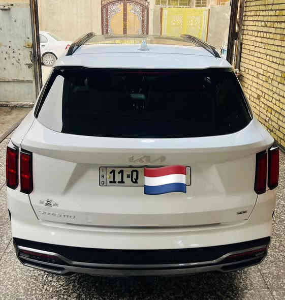 كيا سورنتو  sx 
فول ١/١

مواصفات بصمه 
بنراما 
ويل 20 دعايه بلاك توب 
حساس خلفي 
رادارات جانبي امامي 
كامره خلفيه 360 
اشاير بالمري 
لايت 3عدسات زنون 
تدفئه كشنات 
7 راكب منفصل سياحي 
انظمة القياده اربع انظمه 
محرك 2500تيربوو
شاشه تاب تدعم كاربلي اندرويد اوتو 
فور ويل السياره 
قطعتين تبريد 
لد نهاري 
لد خلفي 
كشاف بروجكتور زنون 
كشن كهرباء
خمسه ويل كب 
الحادث جاملغ خلفي وربع باب ابيع قطعتين صبغ
السعر ٢٧٥٠٠$يعني شدتين وخمسه وسبعين
الرقم ***********
مكاني مدينه الصدر
