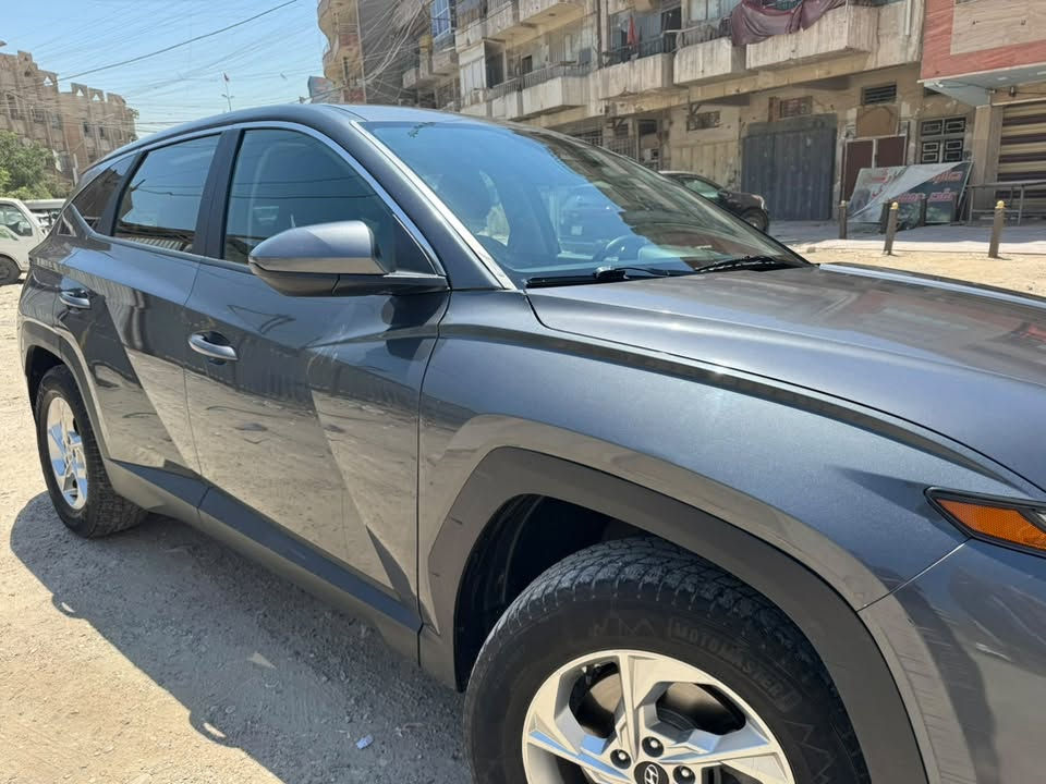 السلام عليكم 
توسان 23. 
سنويه هزه جديده 
بيها تبديل بنيد 
جاملغات اجزاء صبغ 
بيها باب الصدر والوراه 
فقط كلير بدون حادث او تعديل 
 بدون ارباك شاصي مكفول لغد مكفول 
السياره جاهزه على اخر حبايه 
السعر160  بيها مجال 
*********** 
***********
