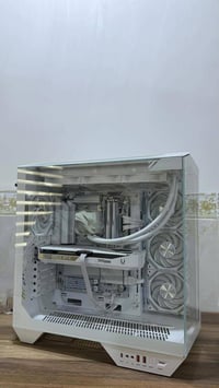 للبيع استعمال جدا نظيف او مراوس بماك بوك m4 pro  AMD Ryzen ™ 7 9700X D...
