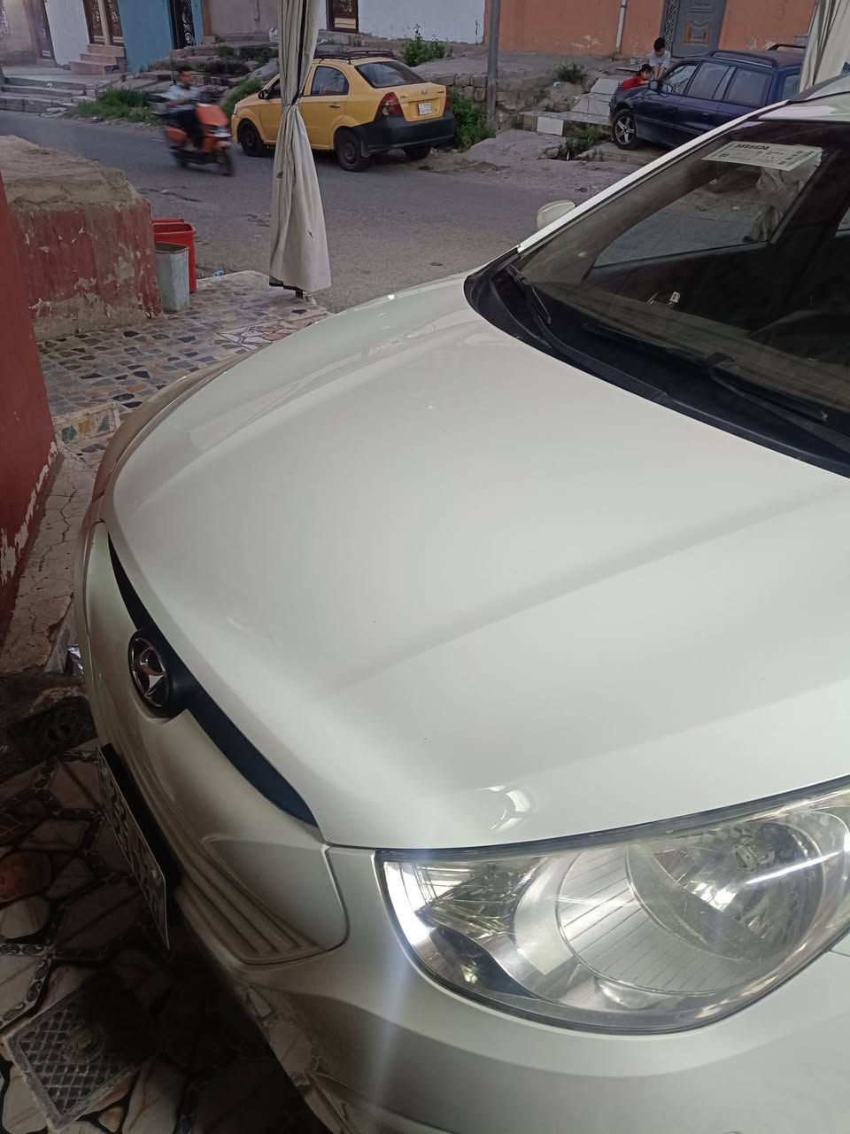 توكسن 2010 شكل ال2011
بدون صبغ 
كبون بنزين 
مكينه مفتوح رايمر 
سعر 140
سياره نضيفه مال بيت
رقم التليفون 
***********☎️
***********☎️
