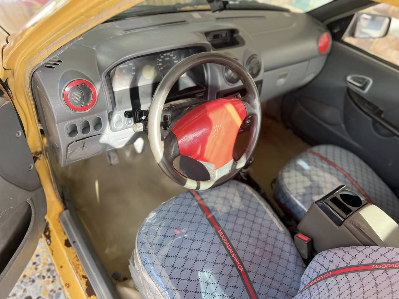 سلام عليك سياره للبيع سايبه موديل ١٢رقم صدامي ميسان راعيه موجود هيه وغرامات علا راعيه مداور ثاني يوم سياره شوفك عينك مكينه جديده كير كفاله سعر ١٥
مكان سياره كربلاء الحر 
***********
