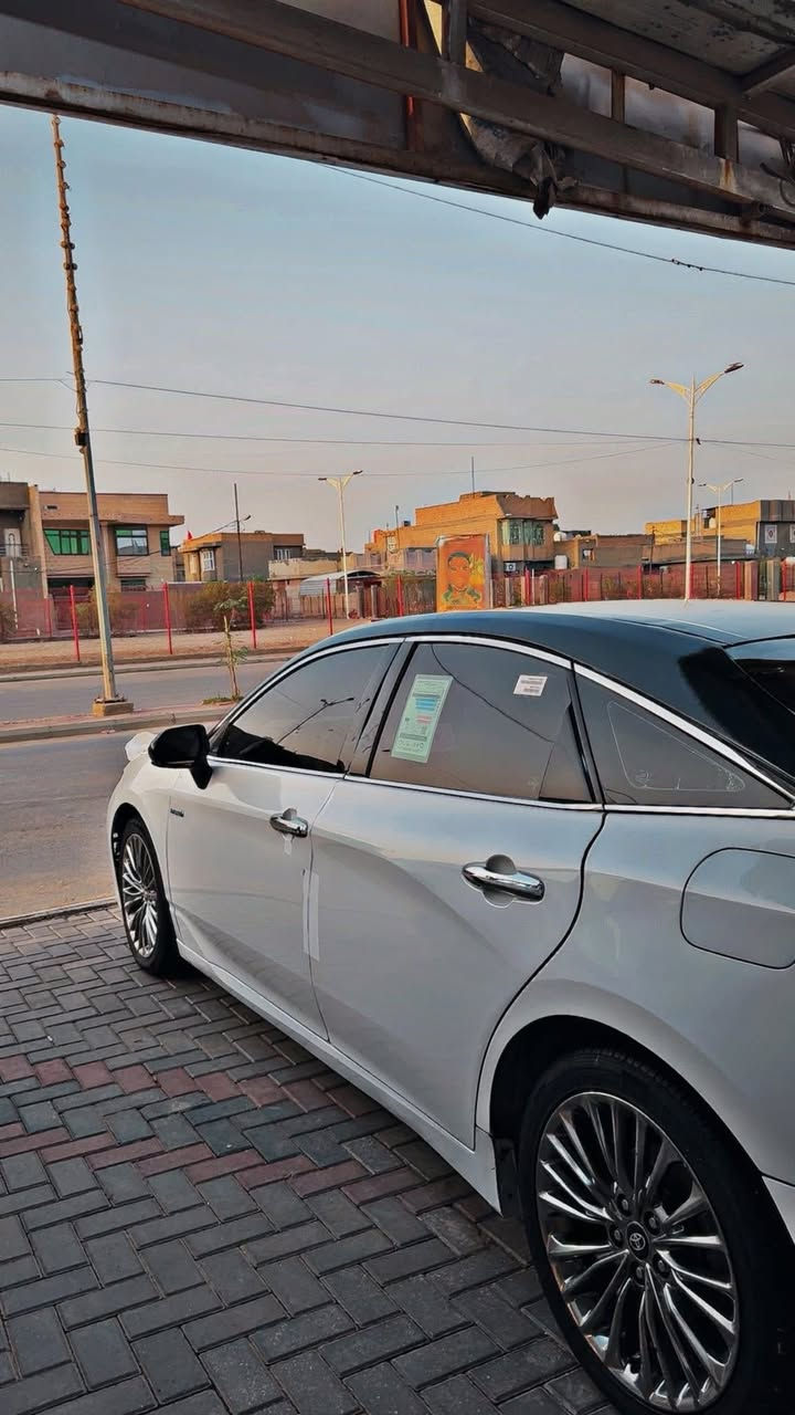 #ماكو_هيج_سعر 
للبيع 
✅تويوتا (افلون)هايبرد
موديل 2021 1/1ا امريكي
بيه تبديل قطعتين وباقي رشات امريكا فقط بجم كبس 
 لمتد
 اعلى مواصفات 
اشاير لكزز 
كشنات تدفئه وتبريد امامي خلفي
 ميموري خزن كشن سماعات jbl 
 كاربلي داتشو
 وقراءه المسار
 4 كامرات 360 
دواخل قرميدي 
ستيرن هيتر 
3 انضمة قيادة سبورت نورمال ايكو
ماشية 60 ميل
حساس امامي خلفي
 رادار توقف ذاتي
فتحه 
بصمه السعر (200)
رقم (مثنى )مداور ثاني يوم باسمي دولي جديد
سياره جاهزه
 مكانه سماوه ***********

