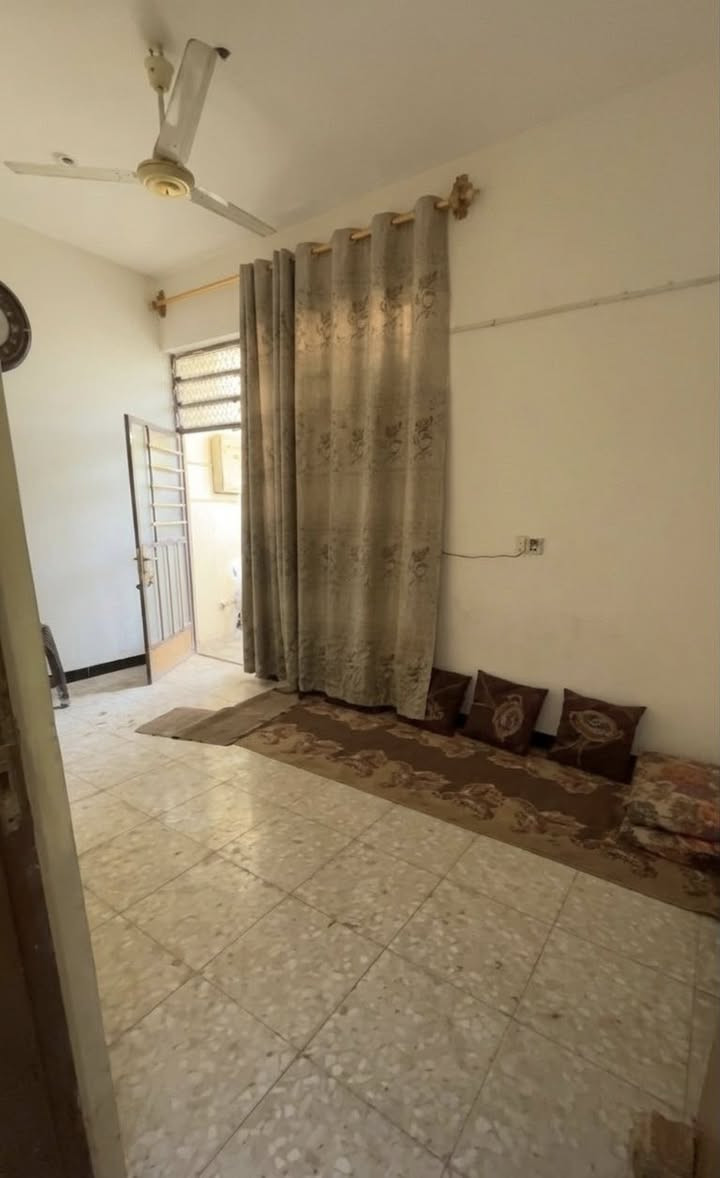 للبيع بيت
المساحة: 70 متر
الواجهة: 10
النزال: 7
الموقع: الزعفرانية – دور الشرطة
السعر: 50 وبي مجال بسيط 
طابو زراعي سند : 25
📞 ***********
